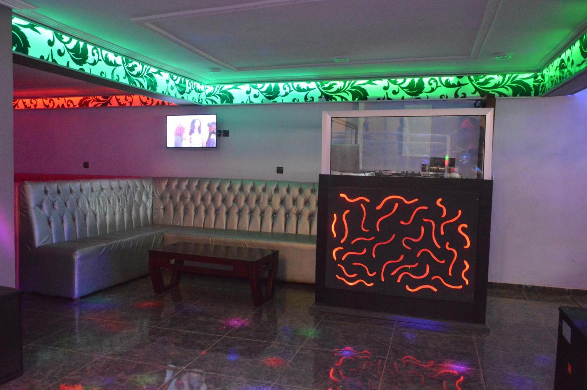 Nikita Hotel Yaoundé Eksteriør billede
