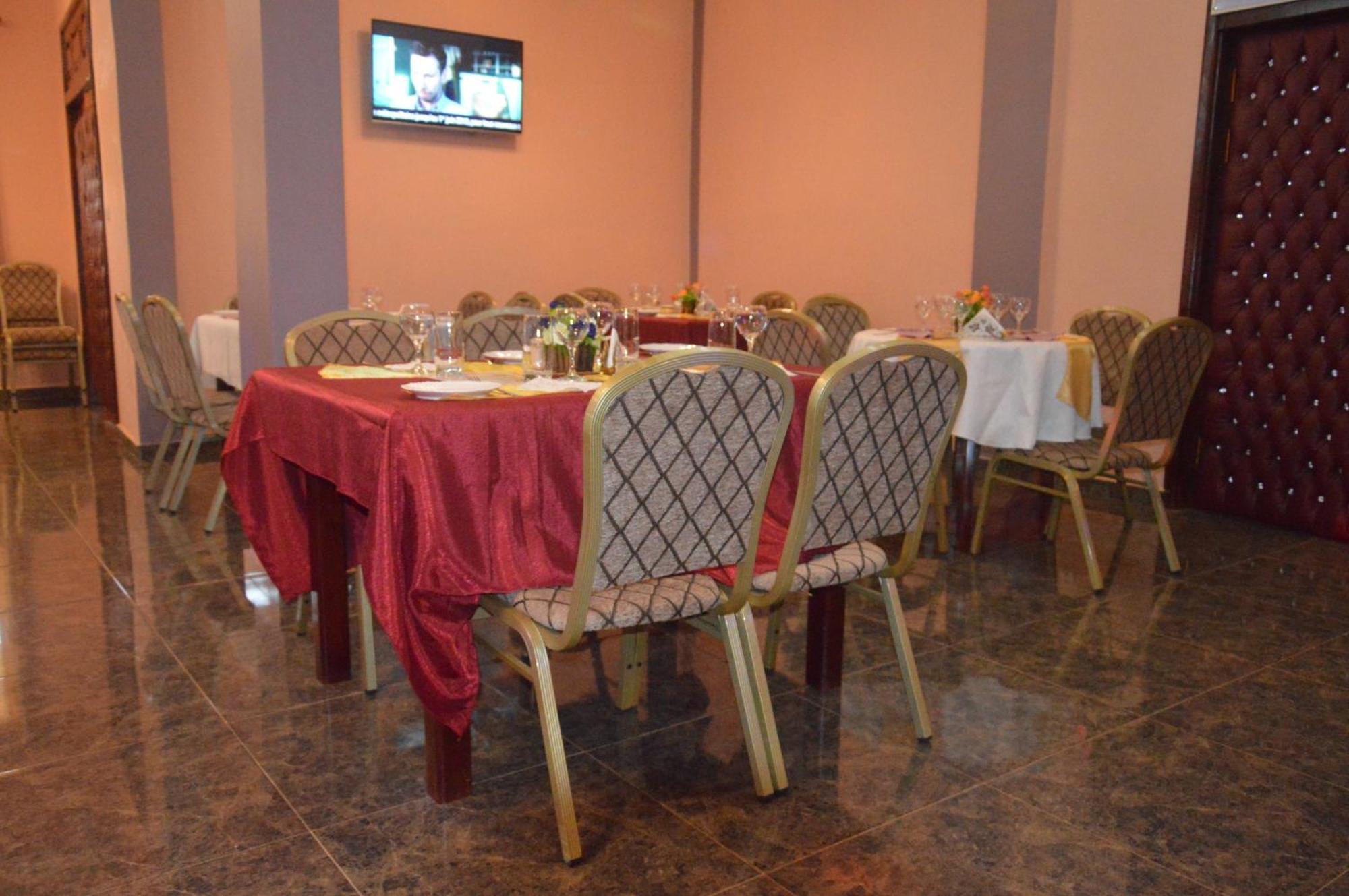 Nikita Hotel Yaoundé Eksteriør billede